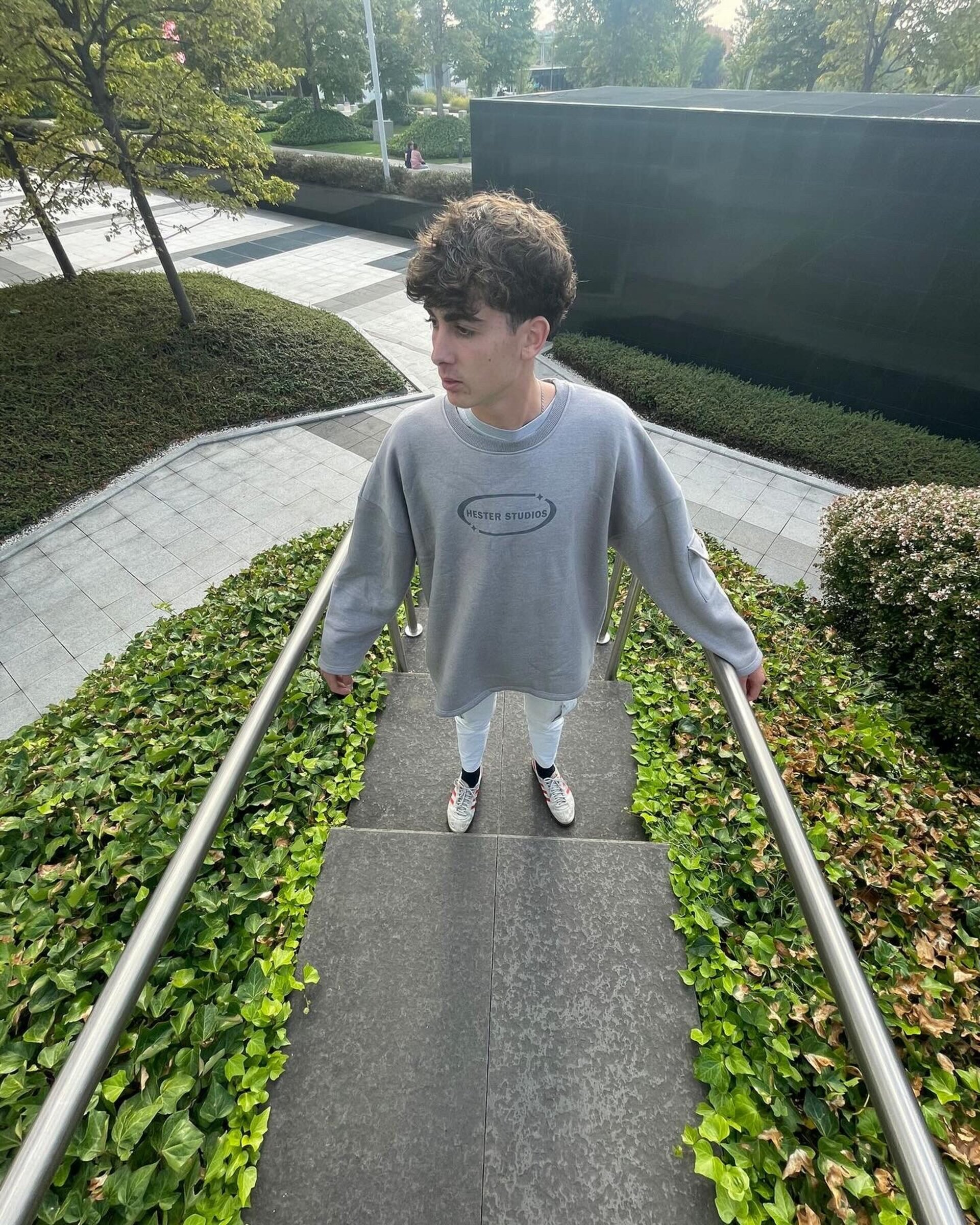 ODDITY COLLECTION CREWNECK - 2